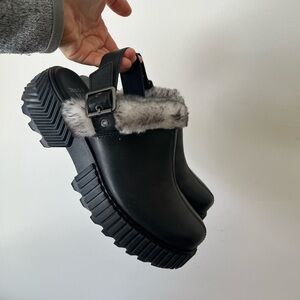 Sorel Ona AVE Fur-Lined Mules